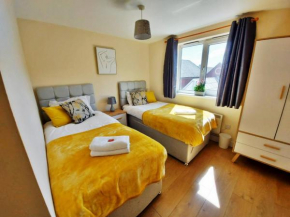 Cosy STAYCATION & Port & Families and Contractors